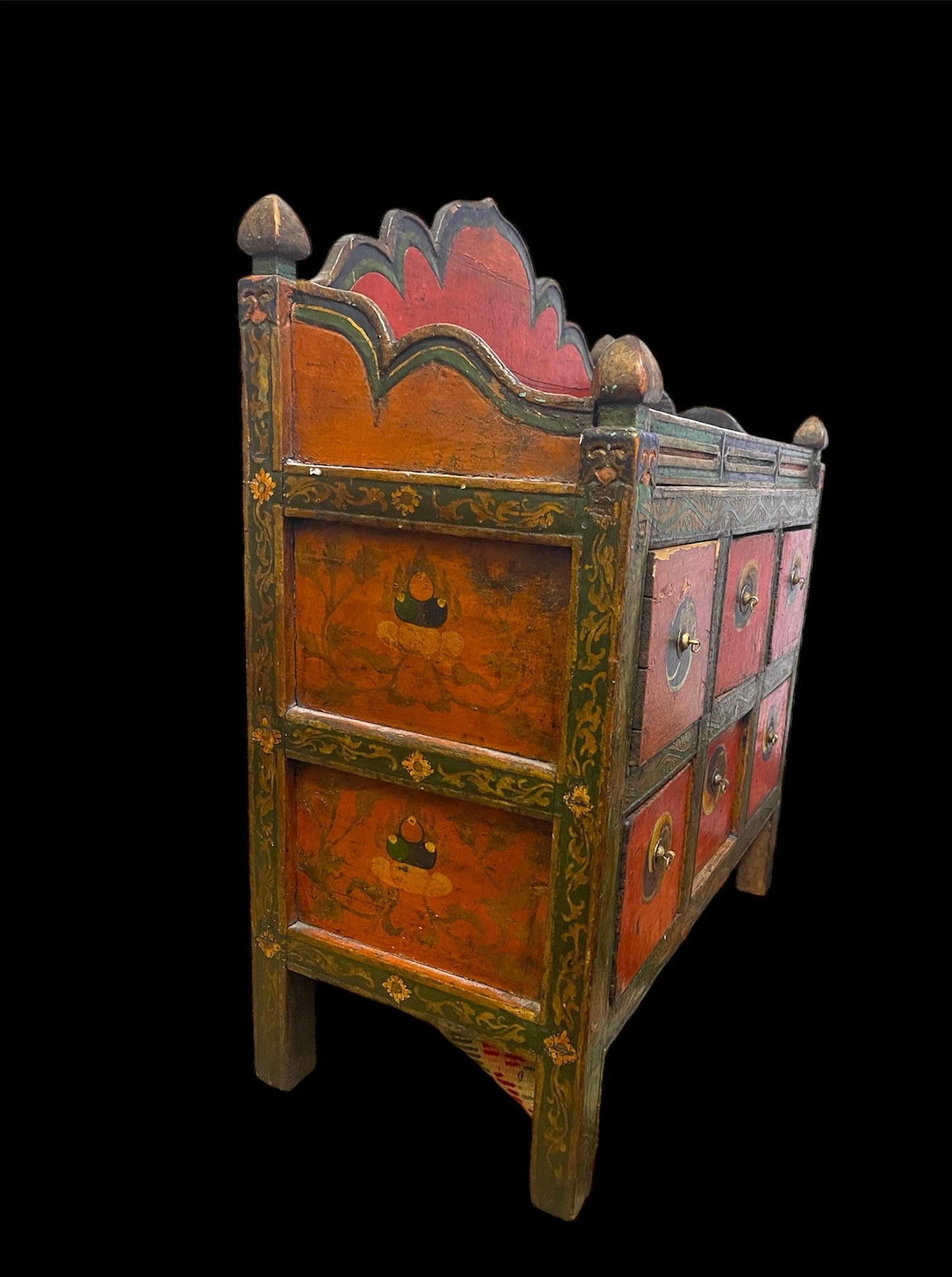 An antique Tibetan chest - apothecary