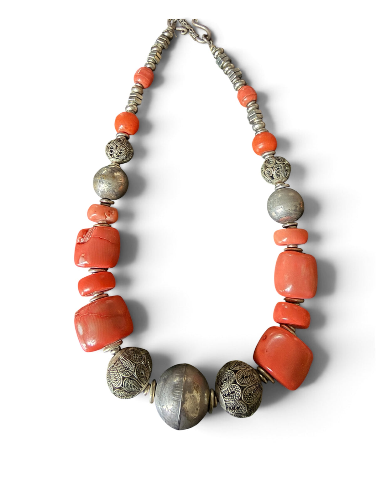 Necklace with coral and silver beads