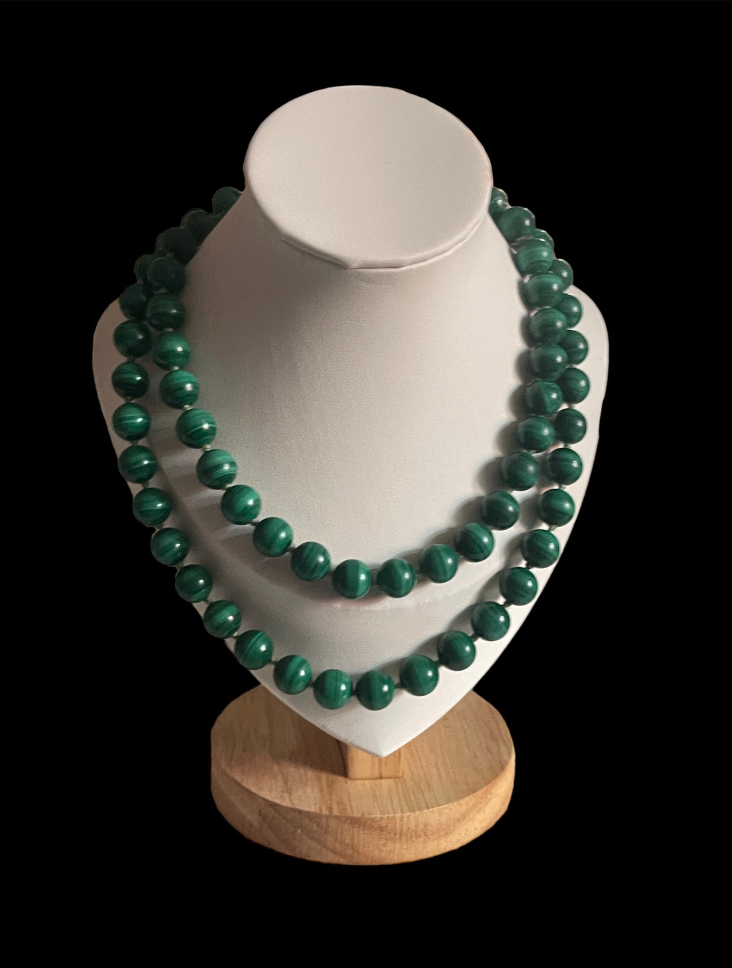 A vintage malachite necklace