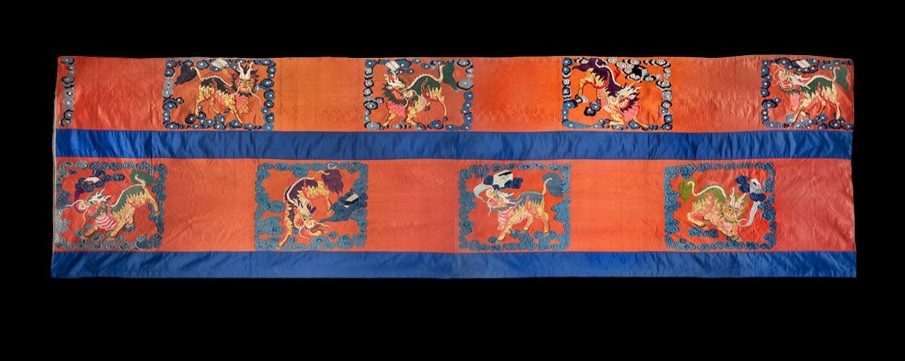 An antique Chinese wall hanging - embroidery on silk
