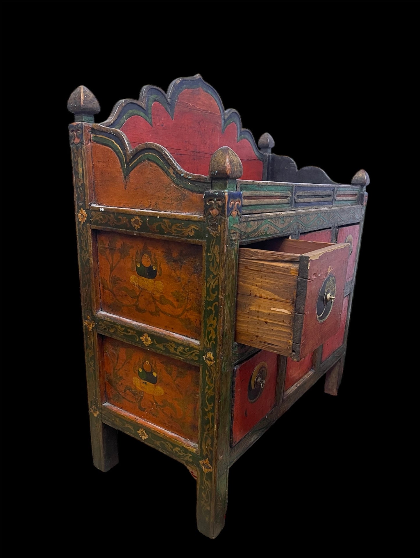 An antique Tibetan chest - apothecary