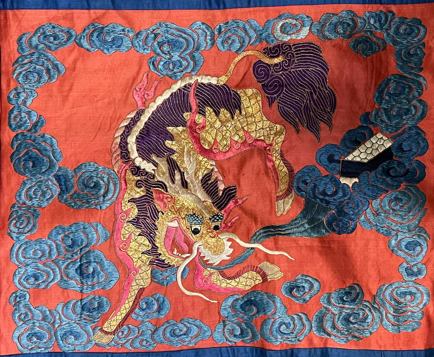 An antique Chinese wall hanging - embroidery on silk