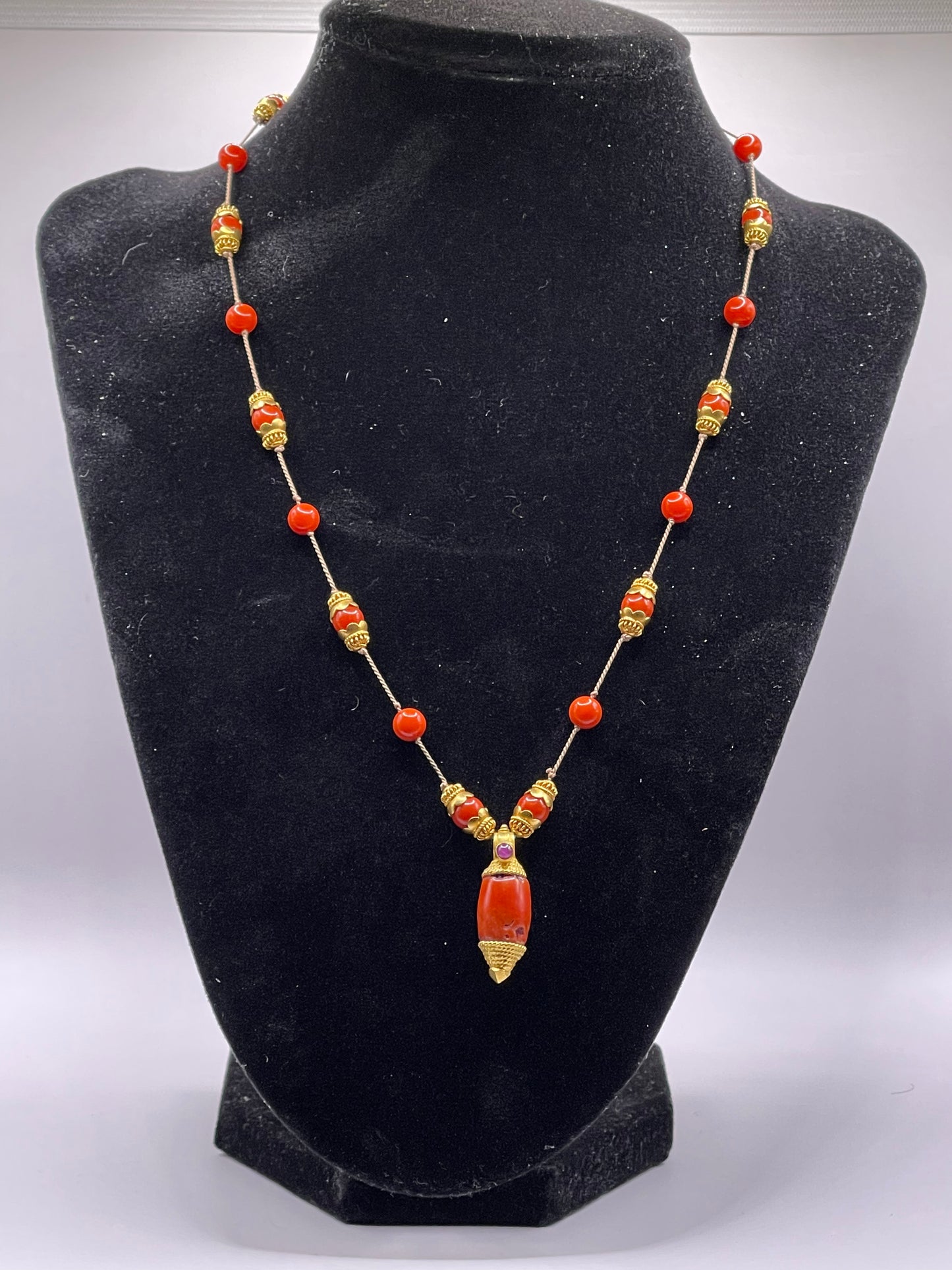 A 18kt gold and coral necklace