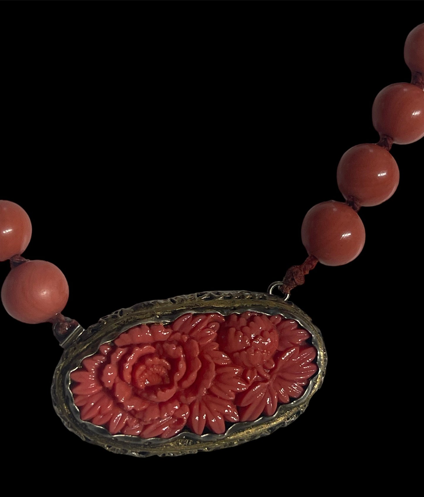 Vintage Coral necklace with pendant