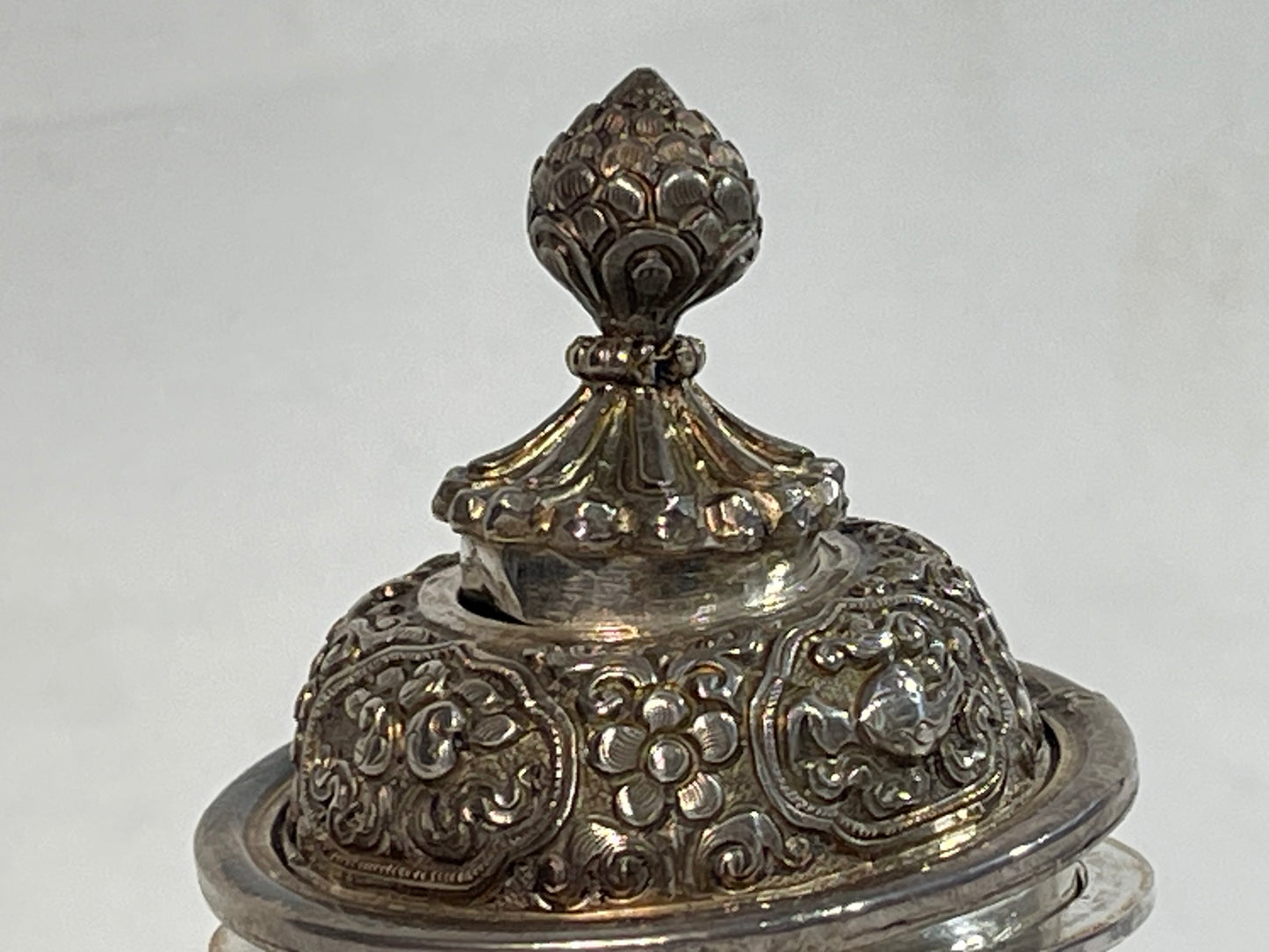 A vintage silver pot - bumpa