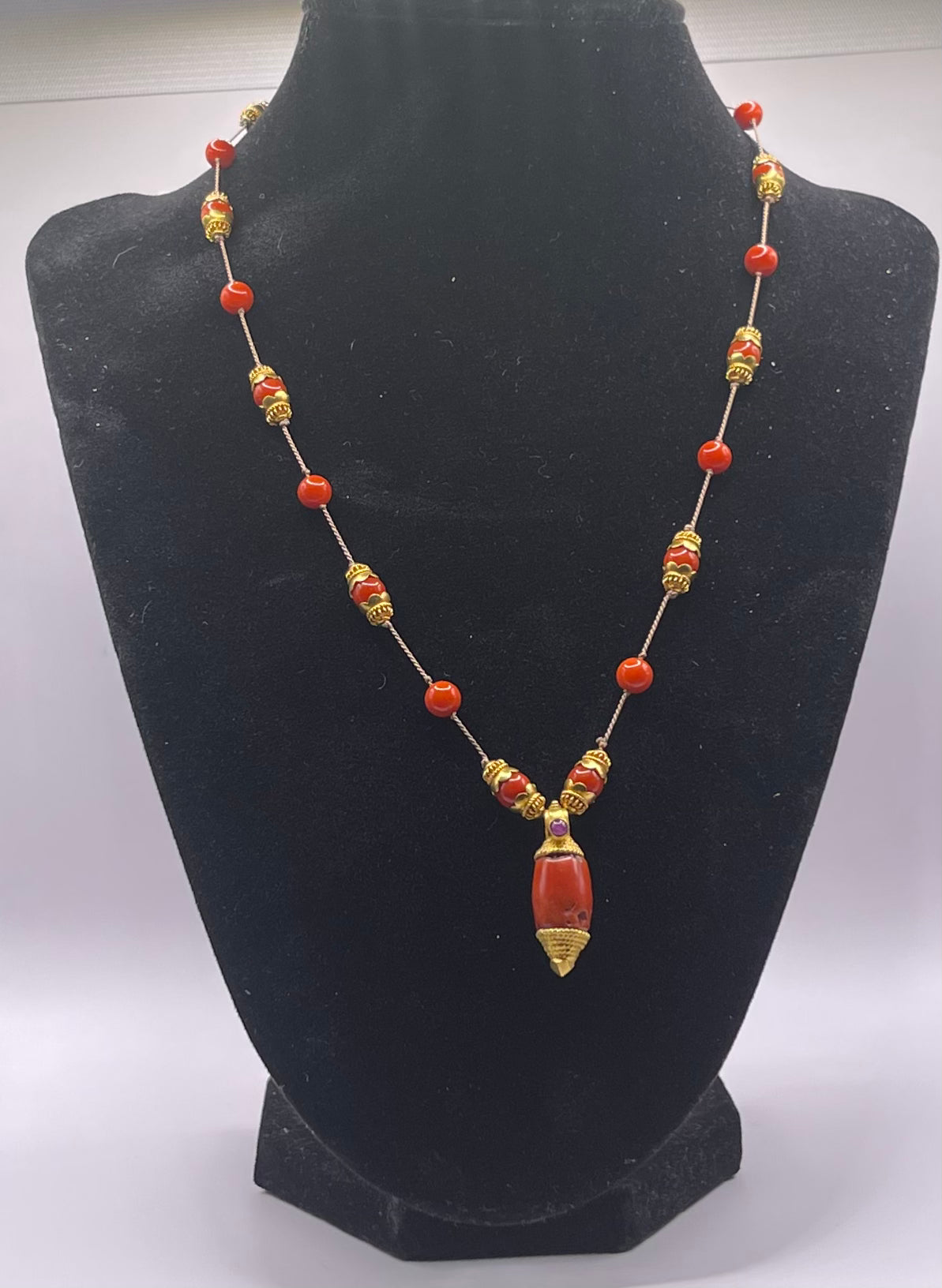 A 18kt gold and coral necklace