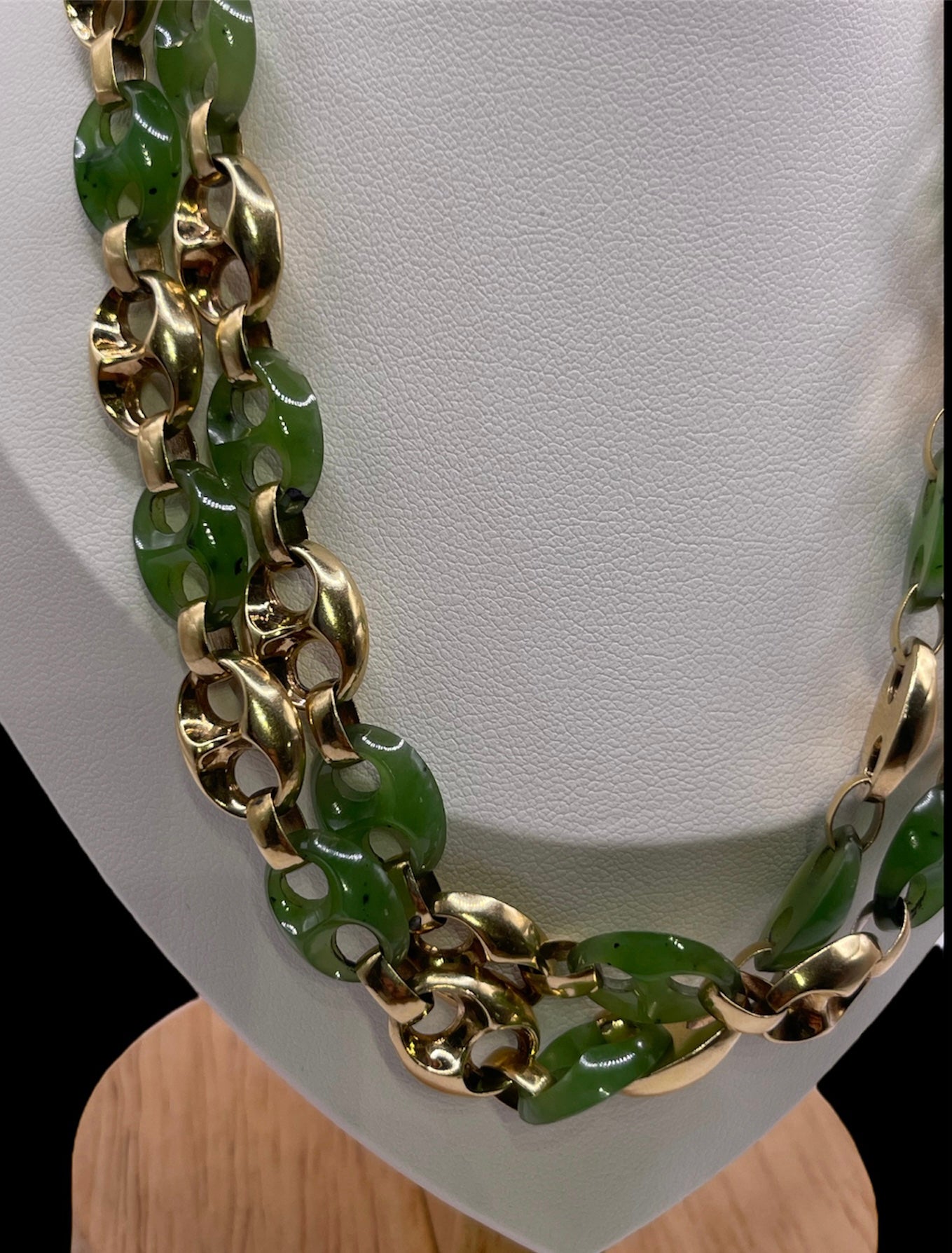A vintage jade nephrite and 14kt gold link necklace