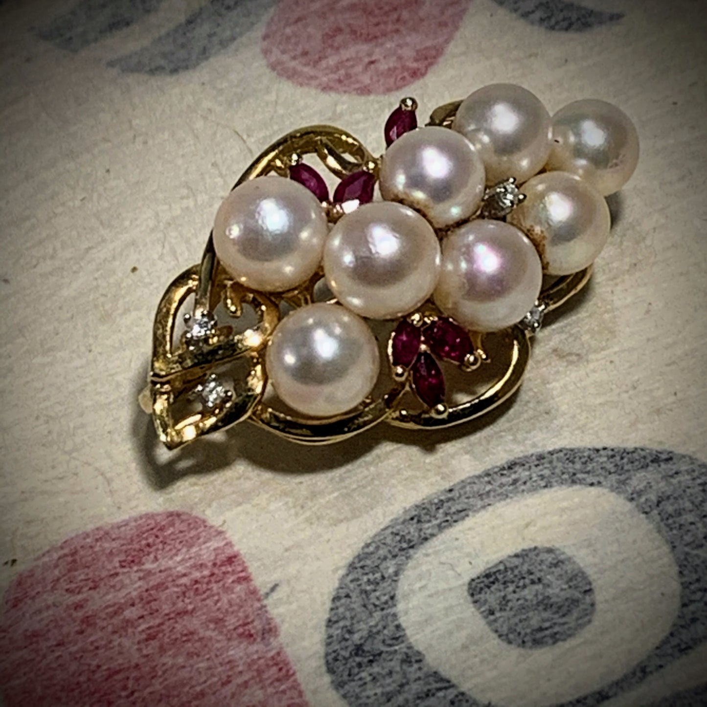 Pearl brooch