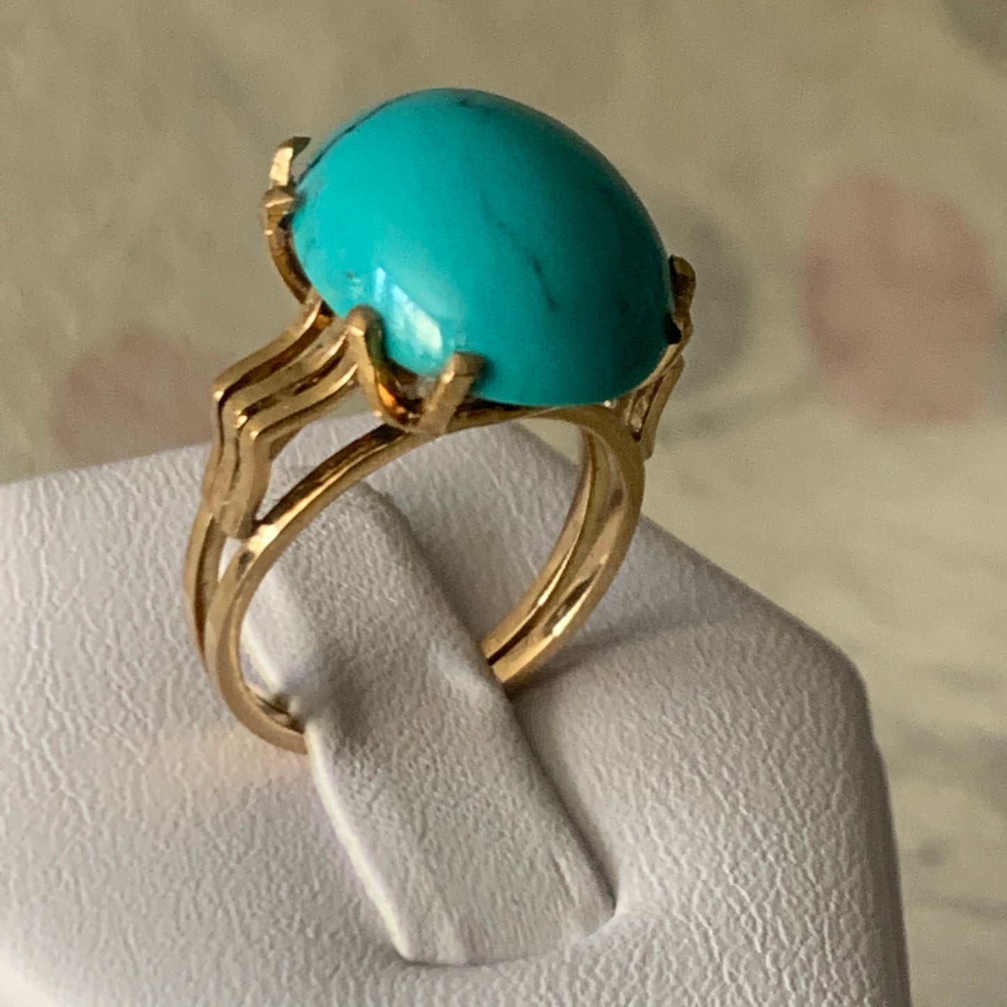 Turquoise and gold ring