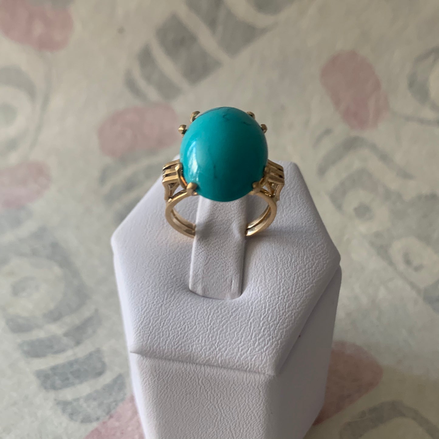Turquoise and gold ring