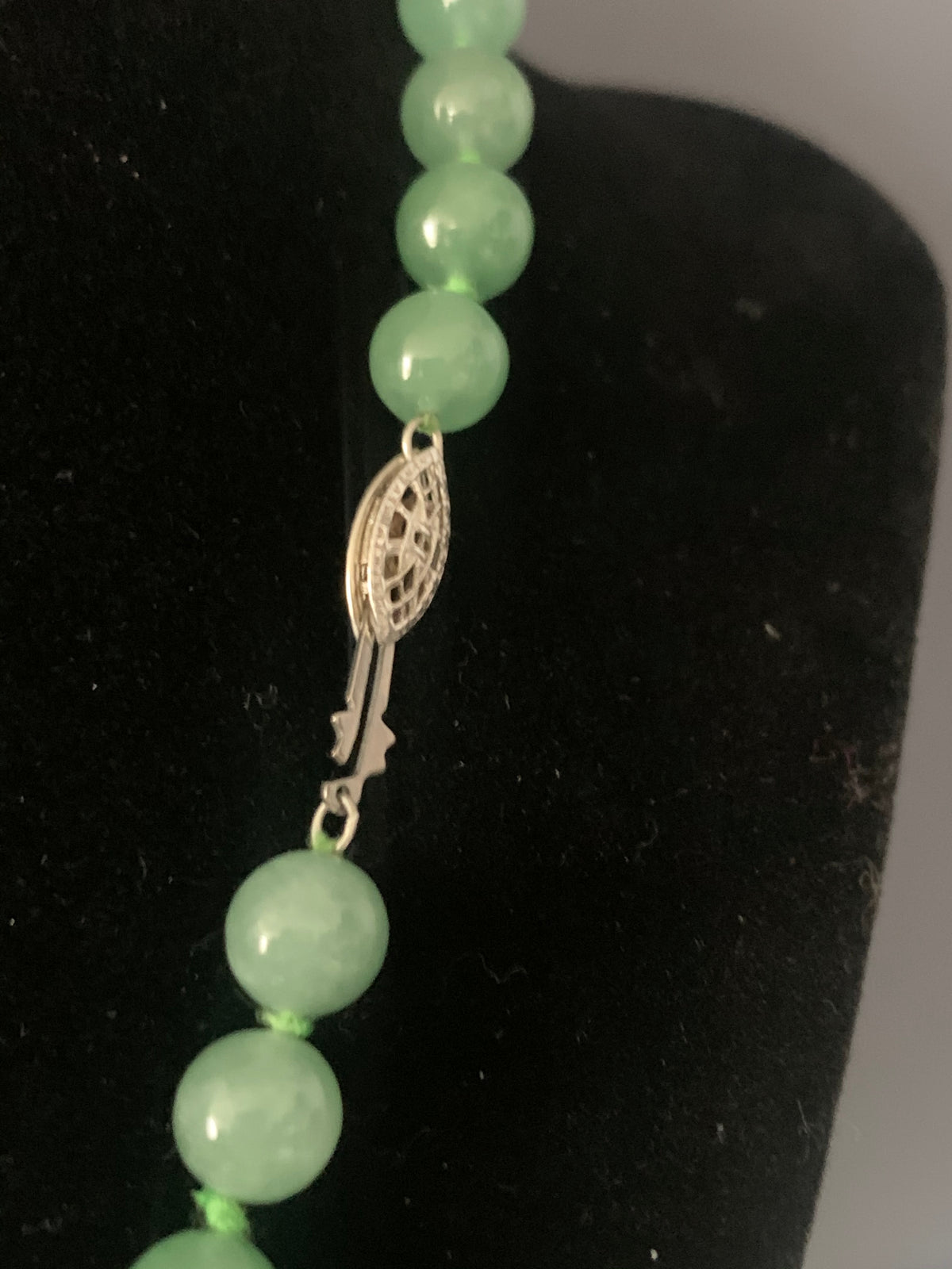 Jade pendant and necklace