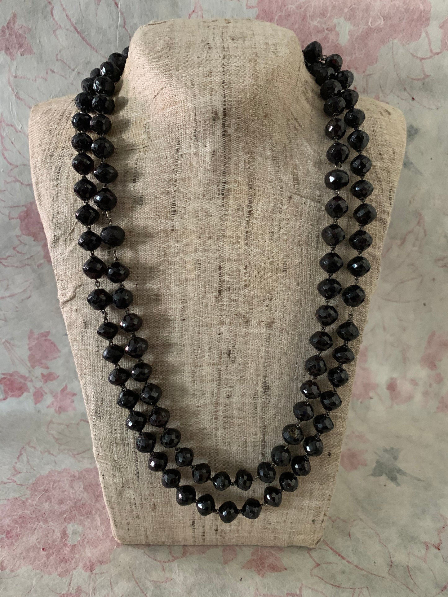 An antique faceted garnet necklace