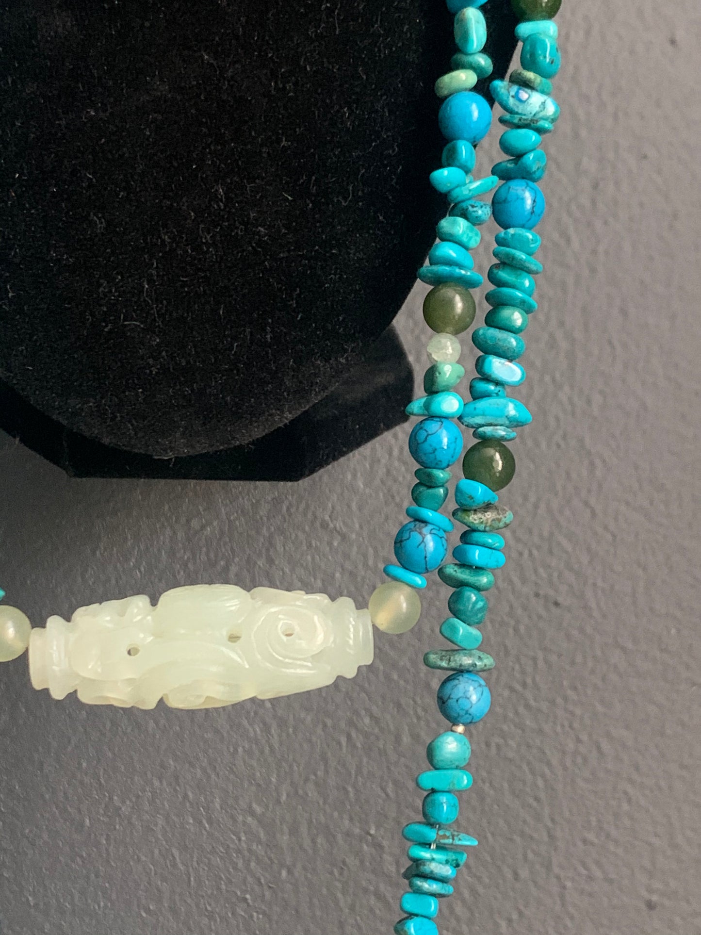 Turquoise beaded necklace with jade