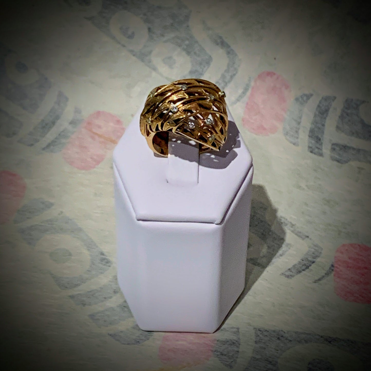An 18k gold and diamond ring