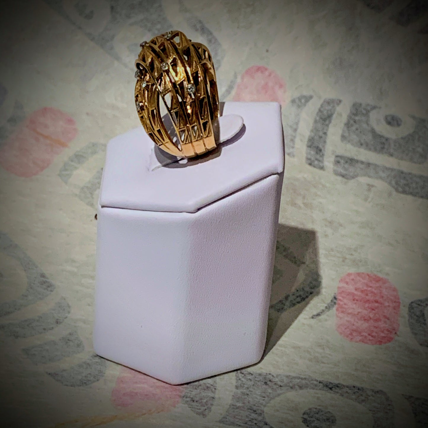 An 18k gold and diamond ring