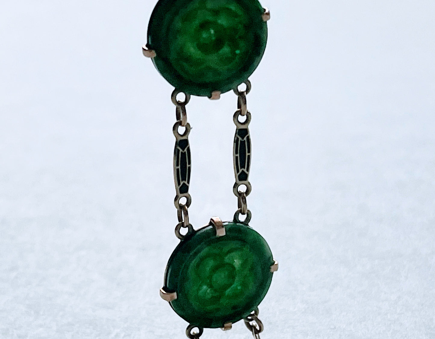 Vintage bracelet with jade in 14kt Art Deco style enamel work.