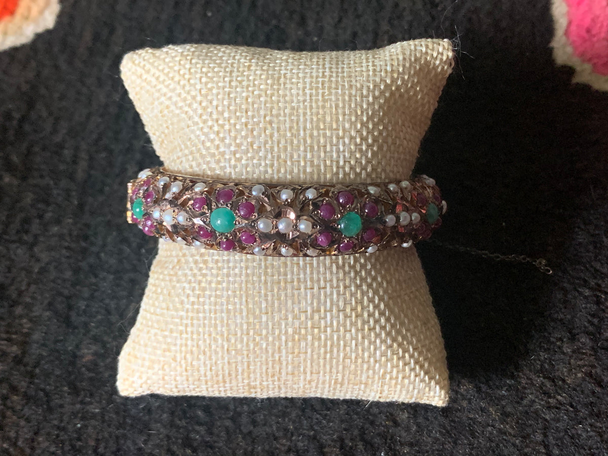 A vintage Indian gold bangle