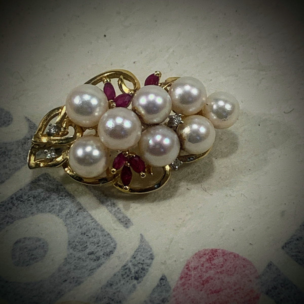 Pearl brooch
