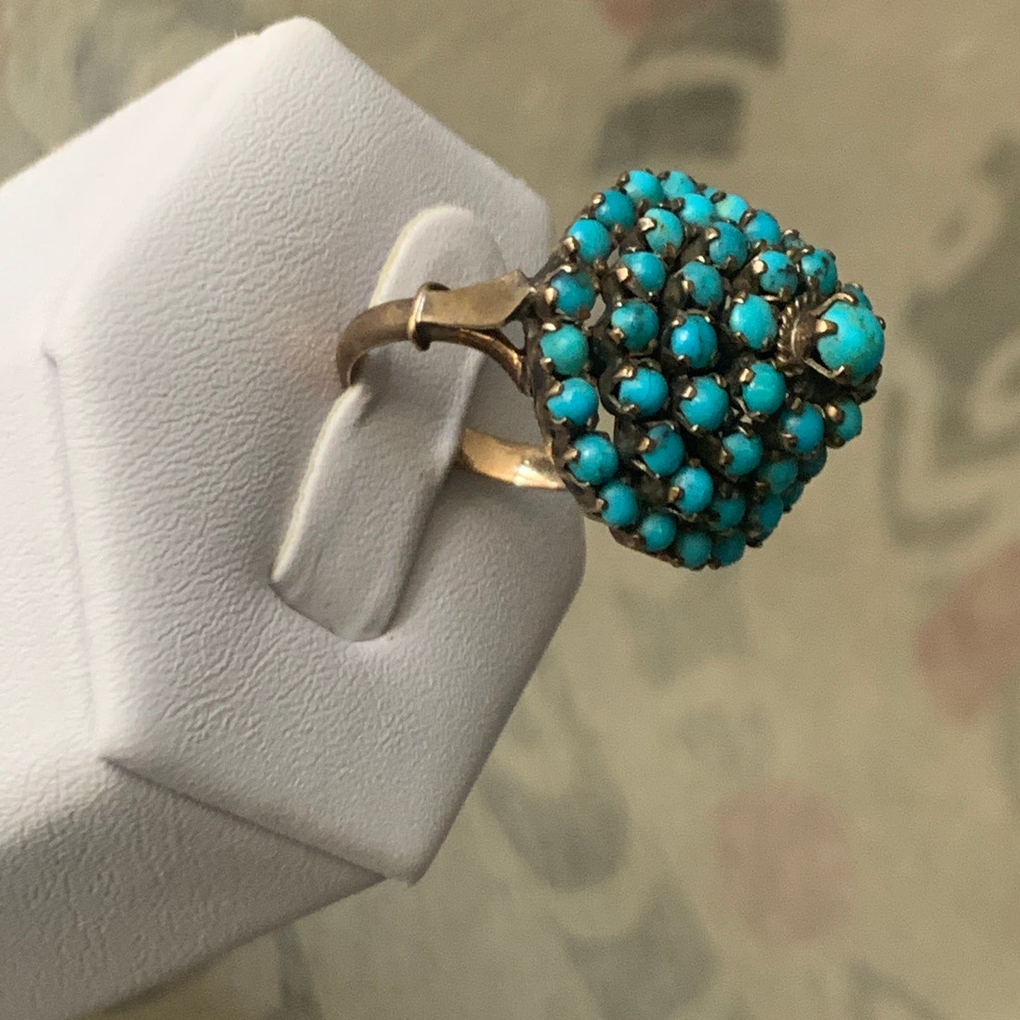 Turquoise and gold ring