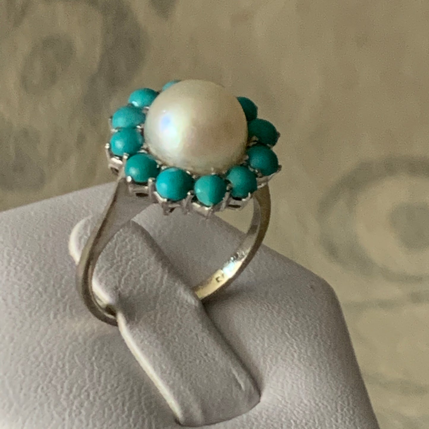 Turquoise and gold ring