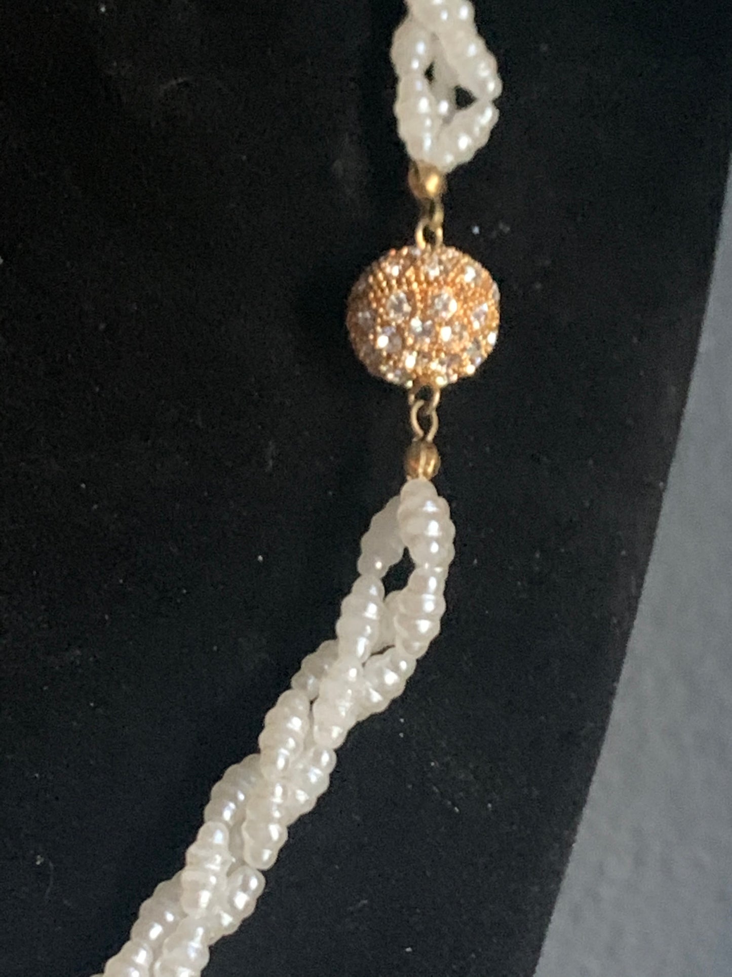 A pearl necklace