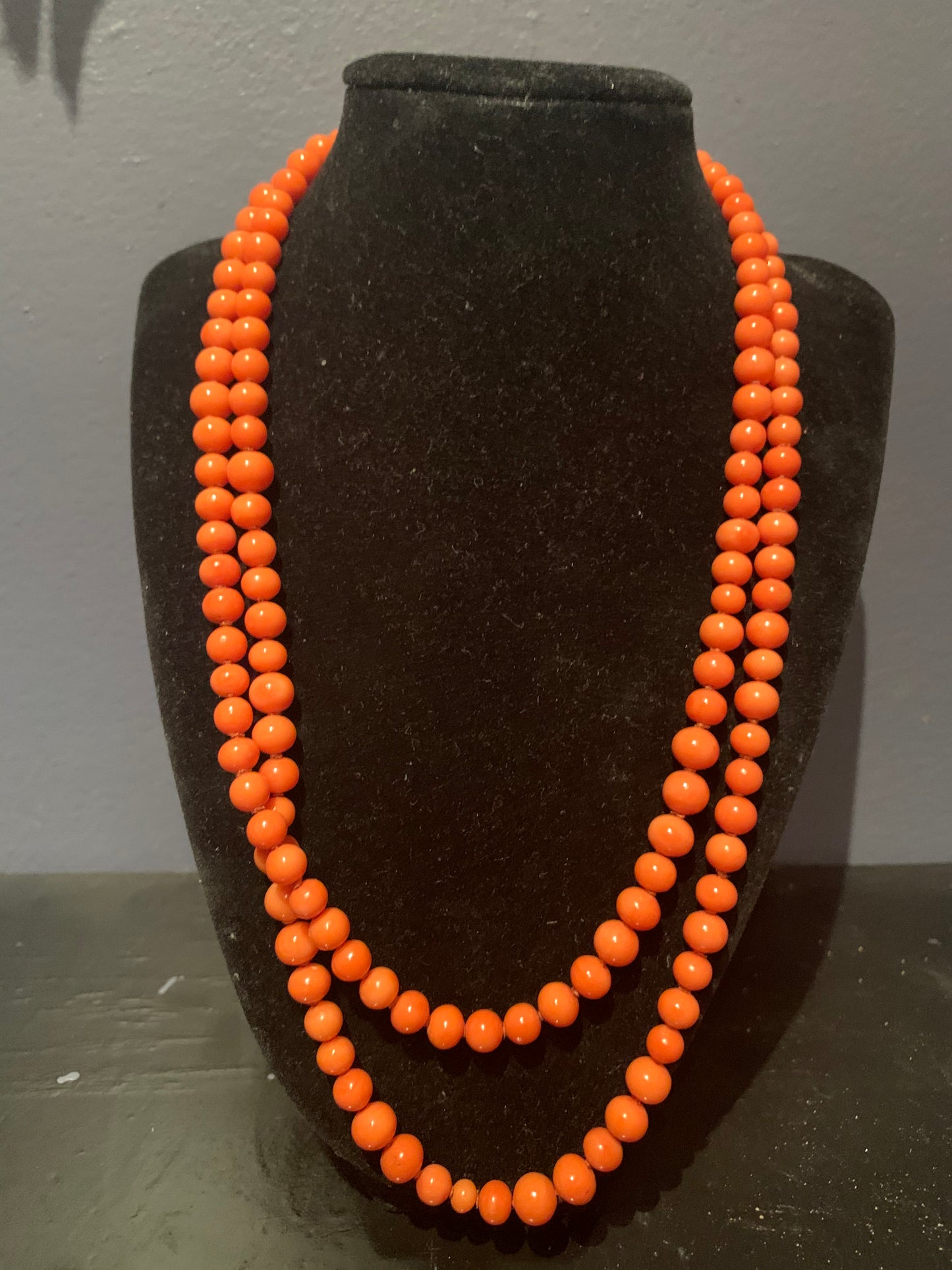 Vintage coral bead necklace