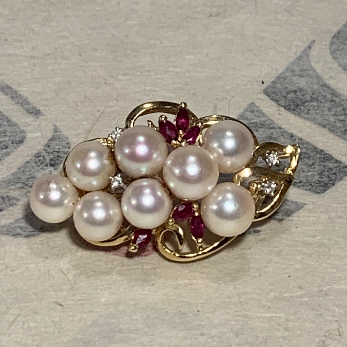 Pearl brooch