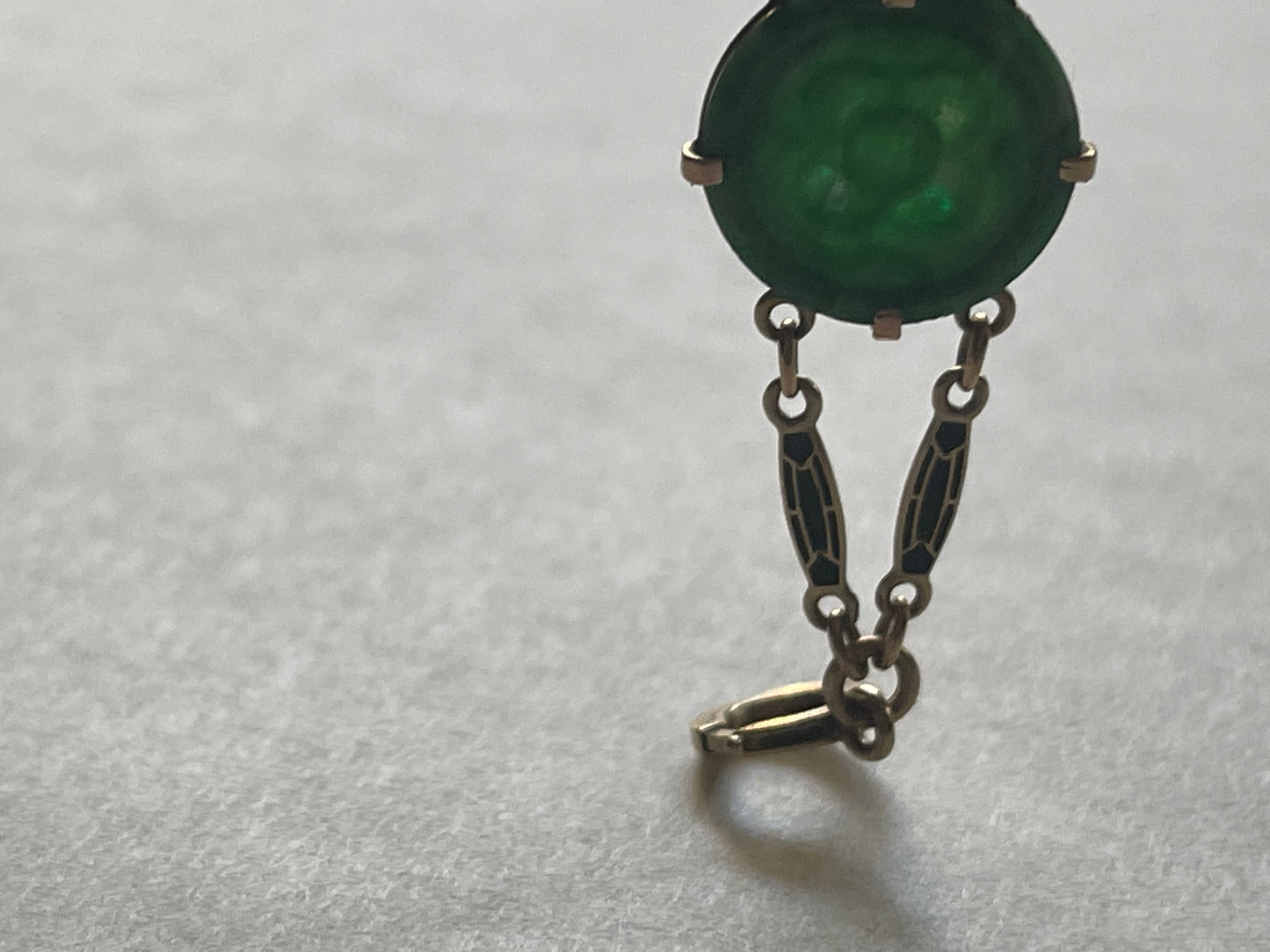 Vintage bracelet with jade in 14kt Art Deco style enamel work.