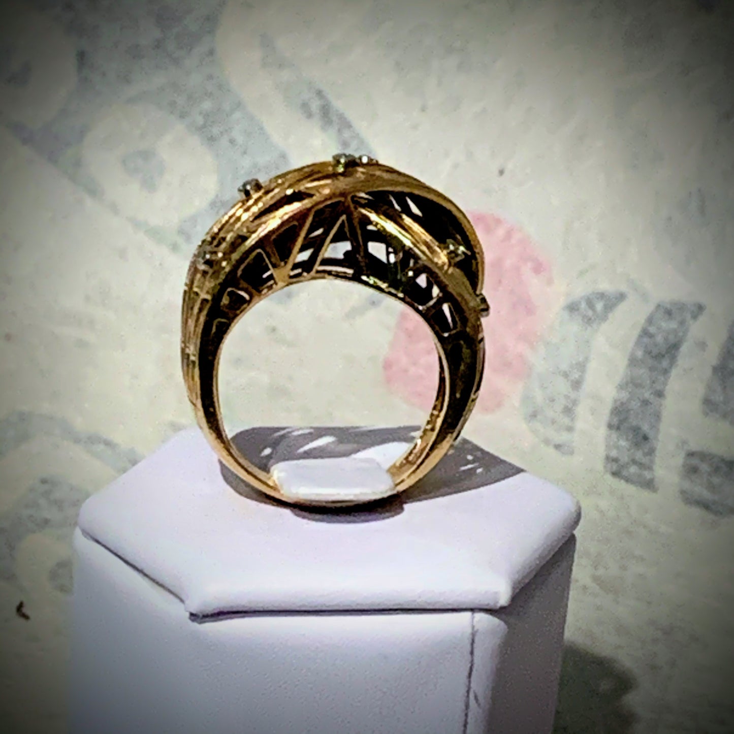 An 18k gold and diamond ring