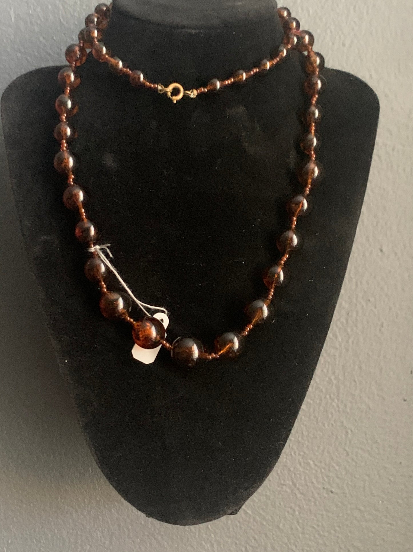 Amber bead becklace