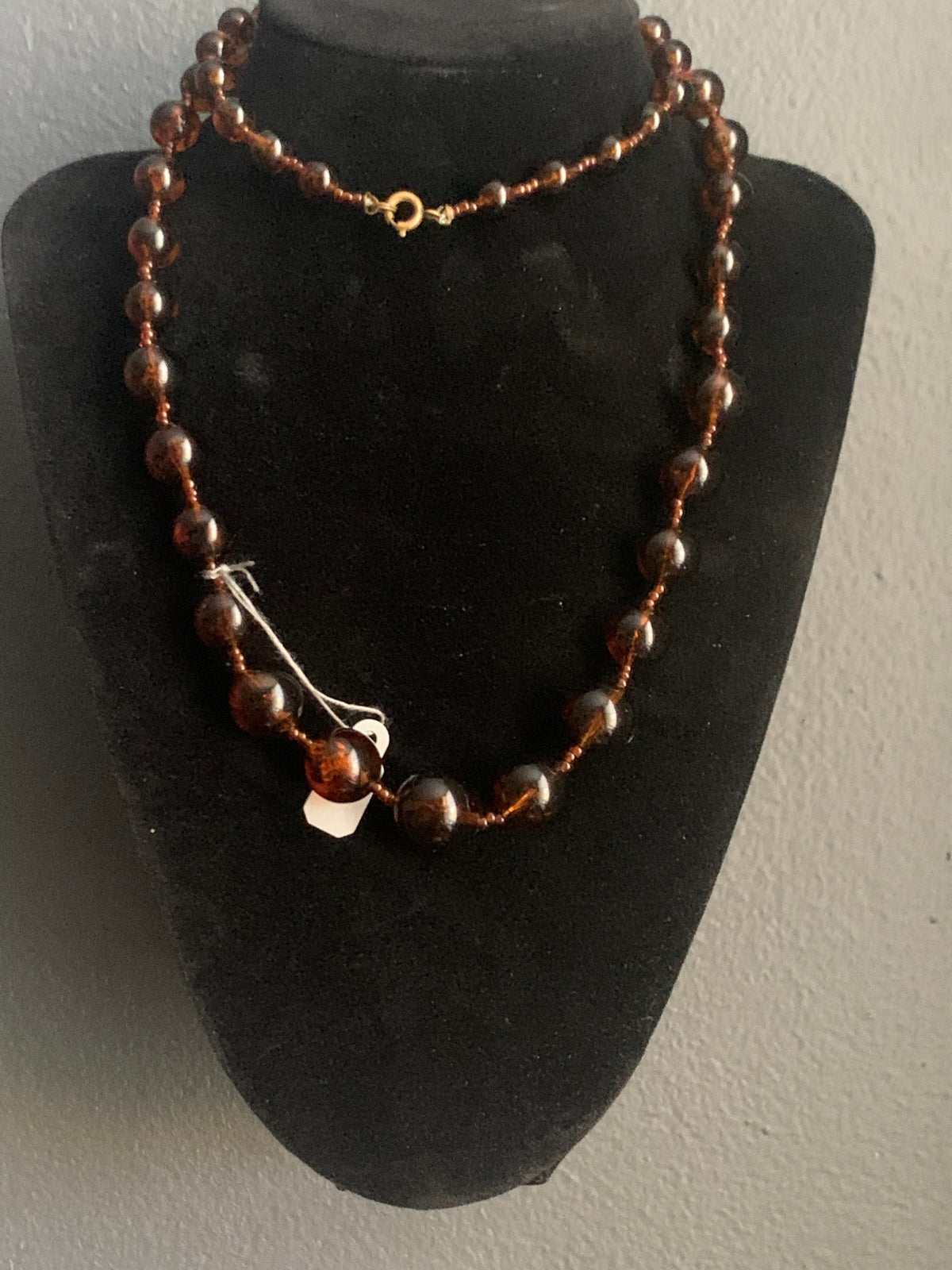 Amber bead becklace