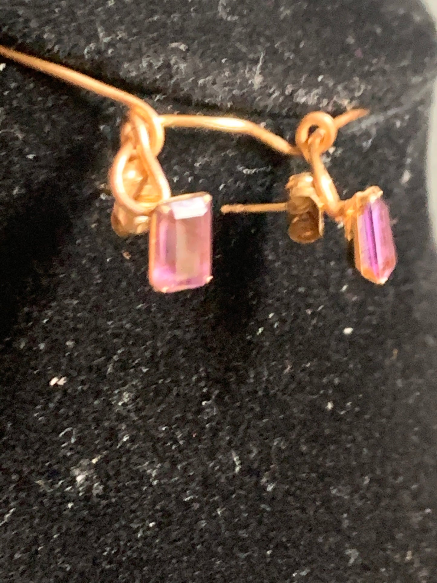 Amethyst ear stud