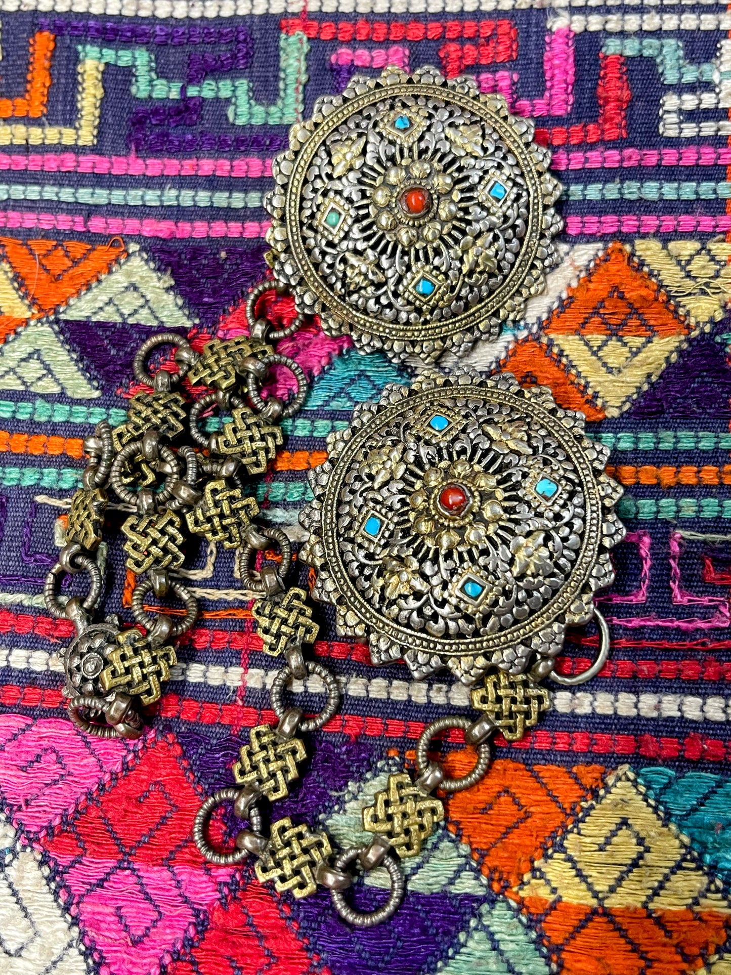 Antique Bhutanese korma - brooch: dress holder