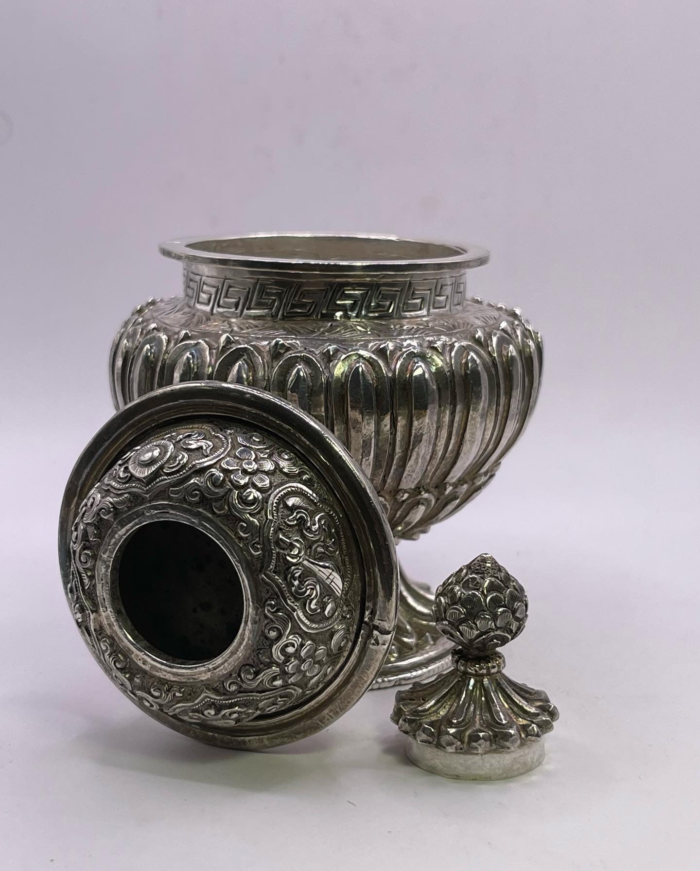 A vintage silver pot - bumpa