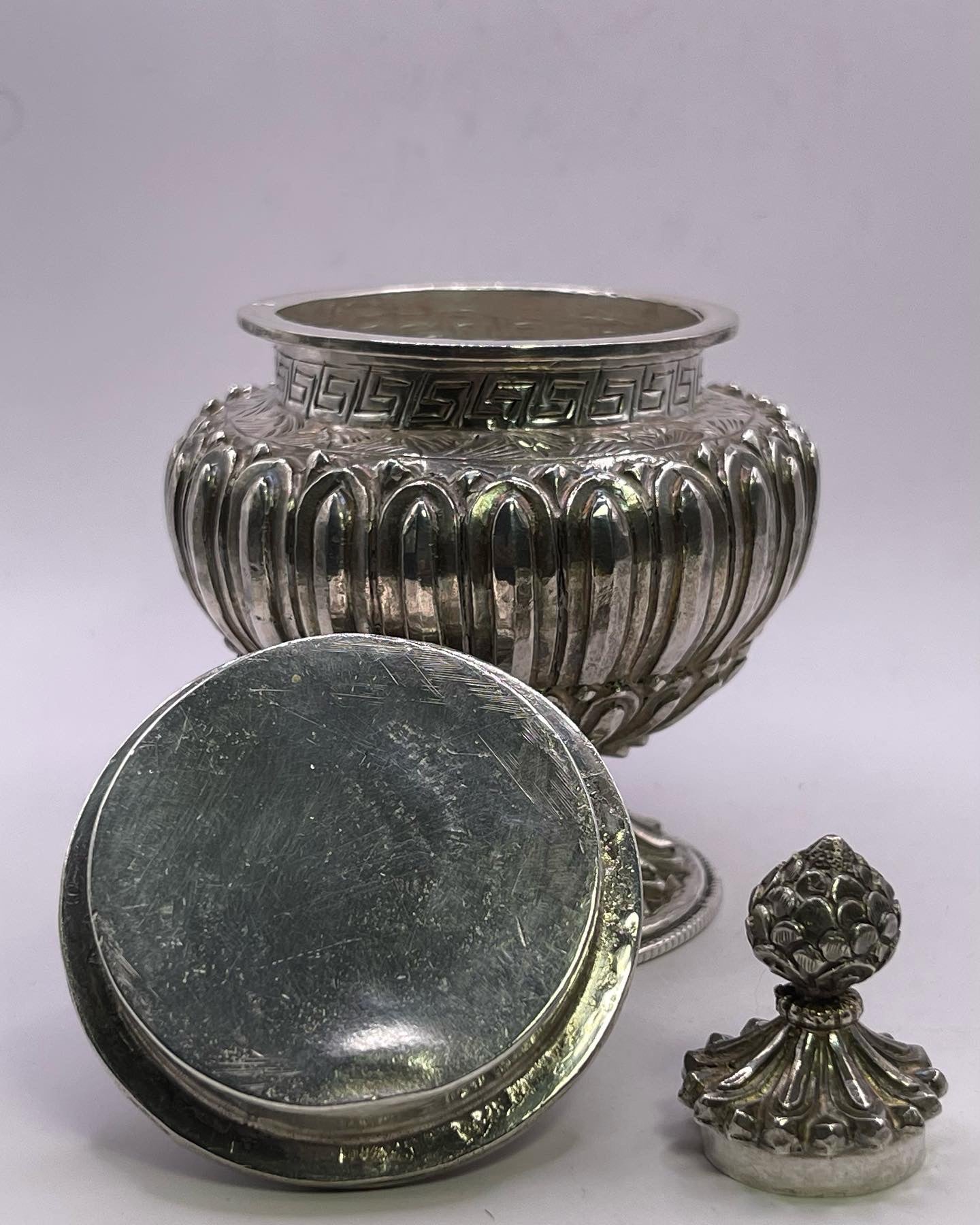 A vintage silver pot - bumpa