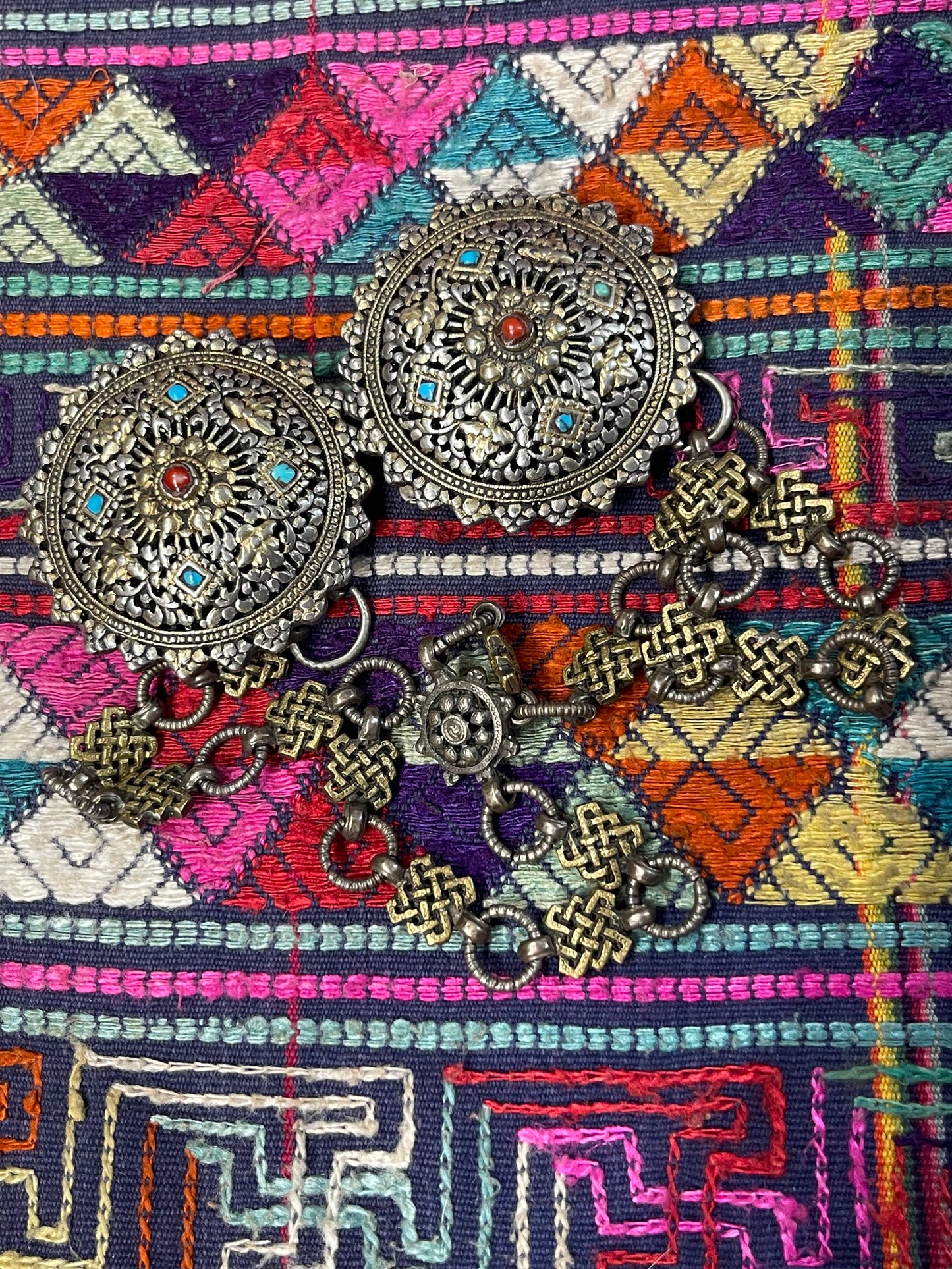 Antique Bhutanese korma - brooch: dress holder
