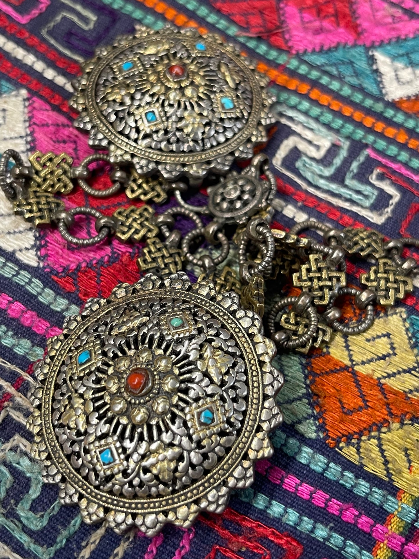 Antique Bhutanese korma - brooch: dress holder