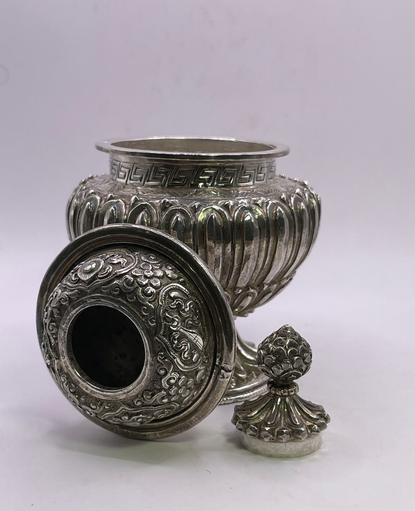 A vintage silver pot - bumpa