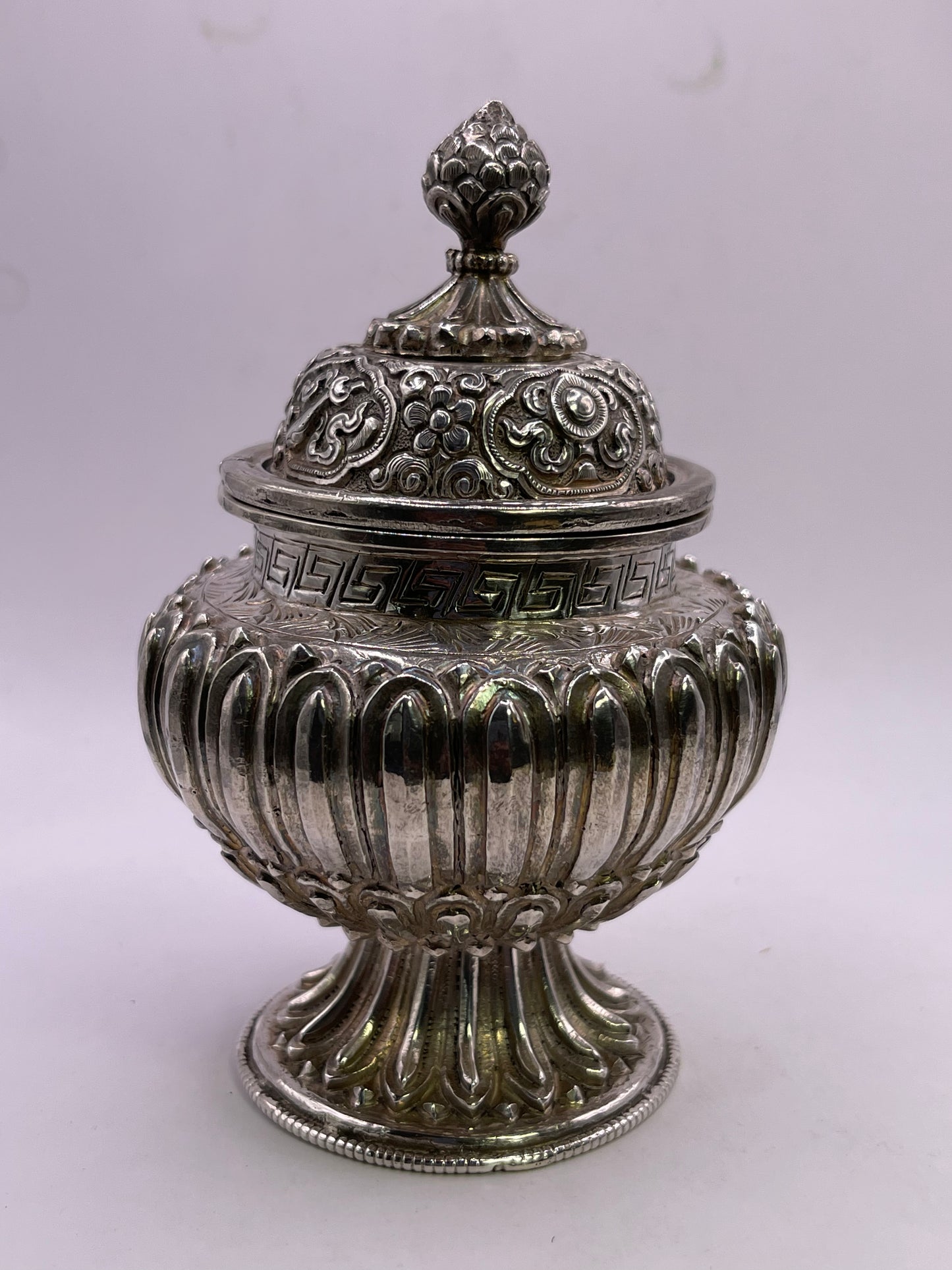 A vintage silver pot - bumpa