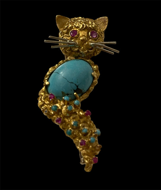 A gold and turquoise 18kt cat pin