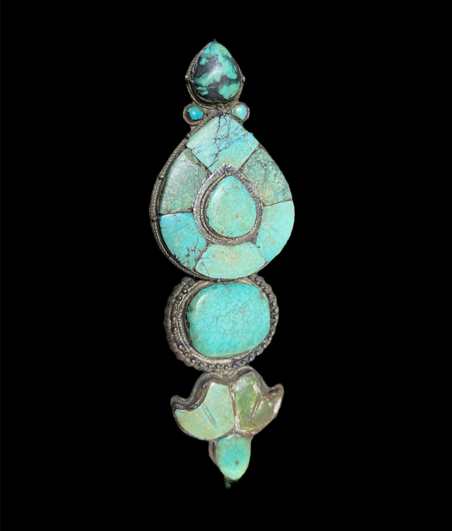 A single antique ear pendant - Tibetan aykhor