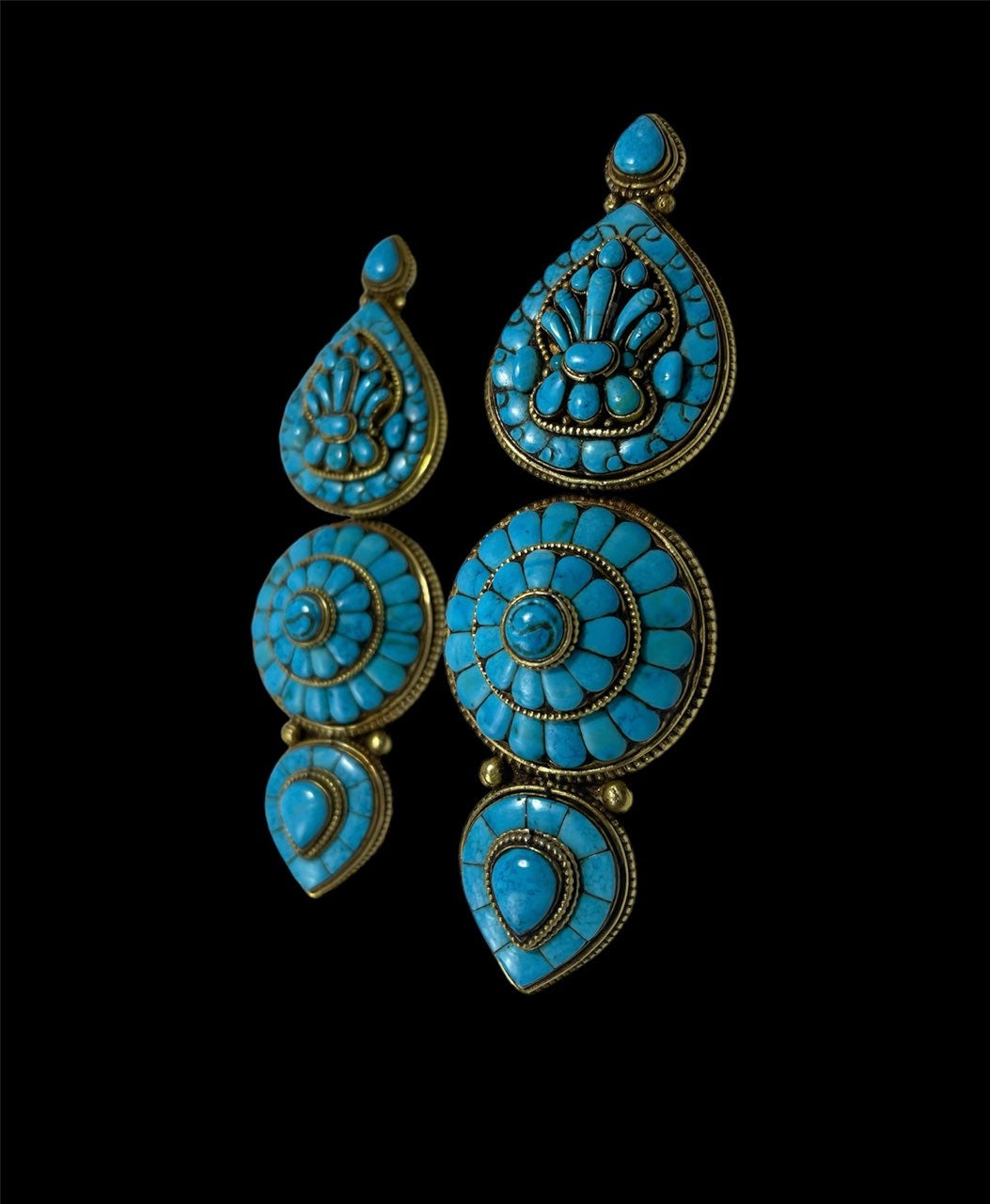 A pair of Tibetan traditional turquoise ear pendants - Ay-khor