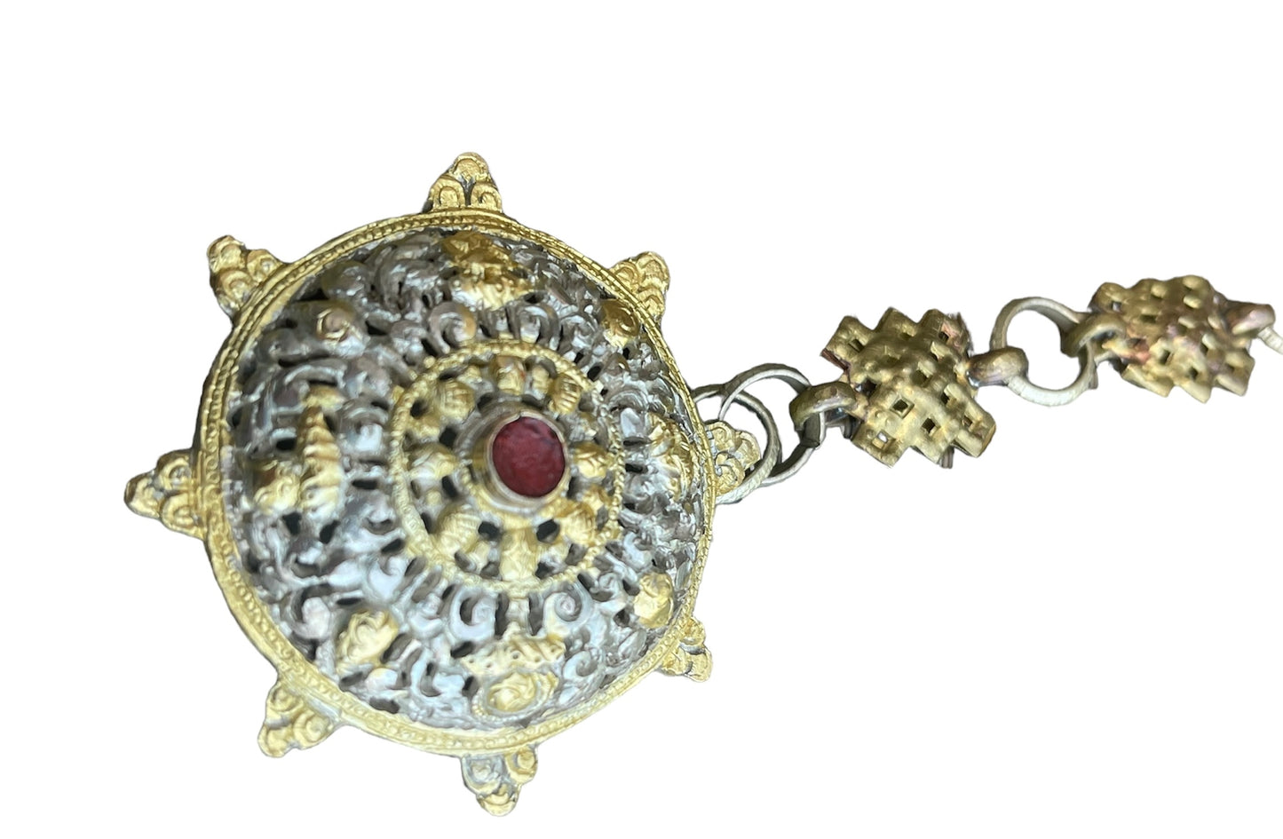 Vintage Bhutanese korma - brooch: dress holder