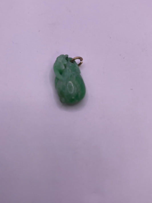 A jade plaque pendant