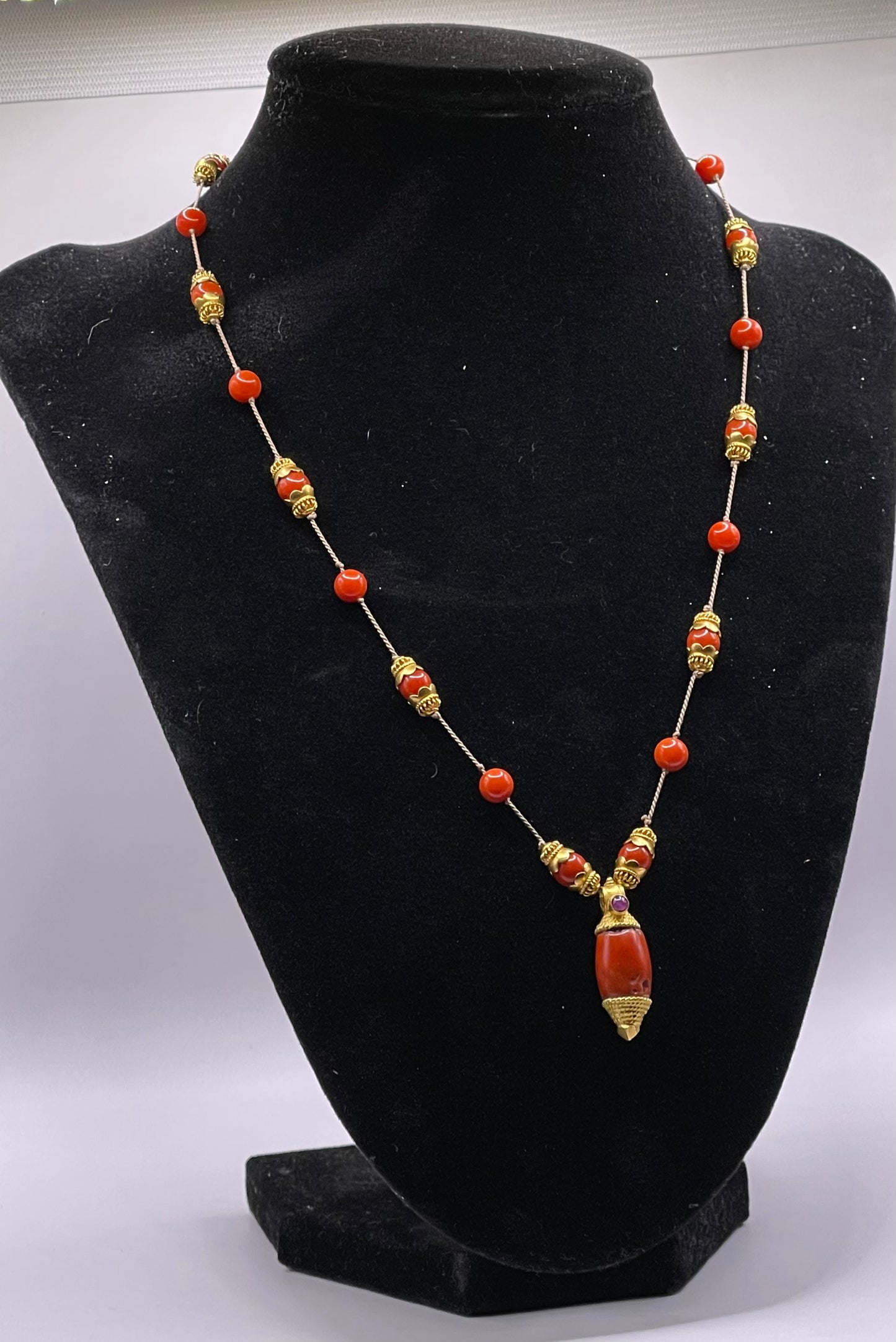 A 18kt gold and coral necklace
