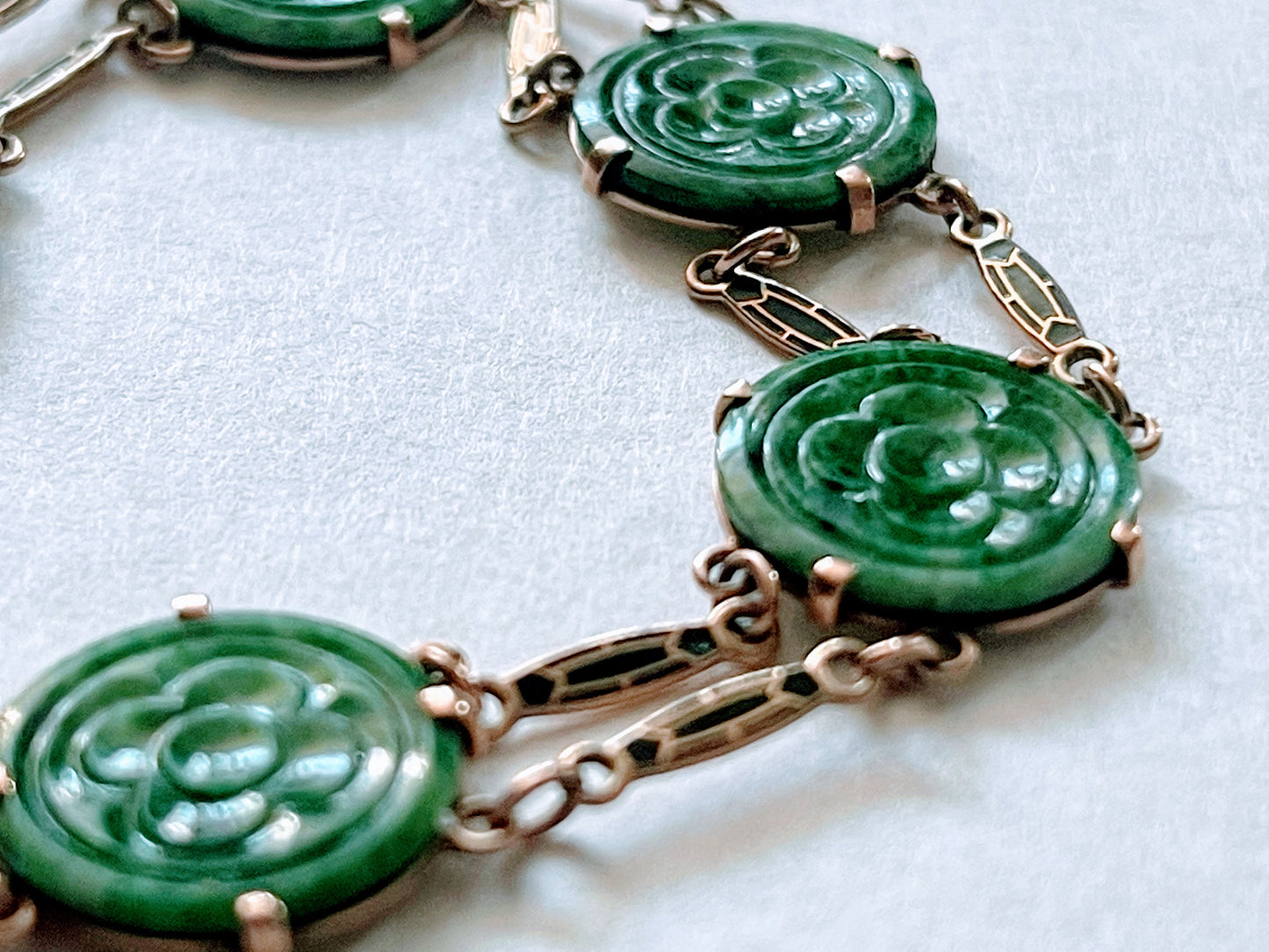 Vintage bracelet with jade in 14kt Art Deco style enamel work.