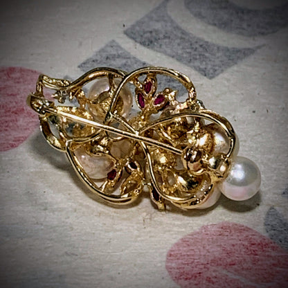Pearl brooch