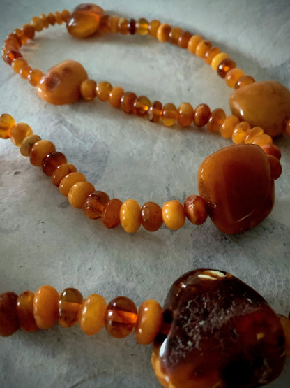 A vintage amber necklace