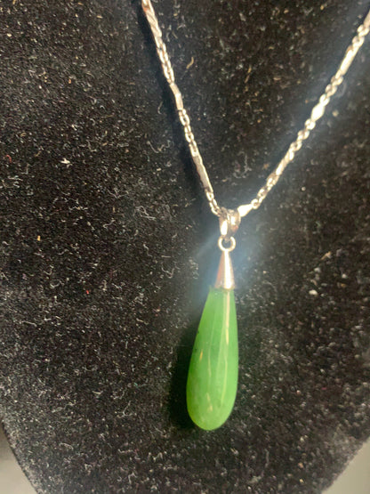 Jade ear ring and necklace set