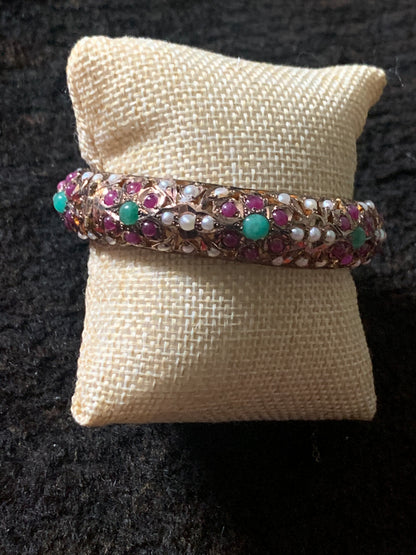 A vintage Indian gold bangle